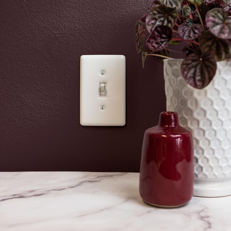 Amerelle Metro White 1 gang Ceramic Duplex Wall Plate 1 pk